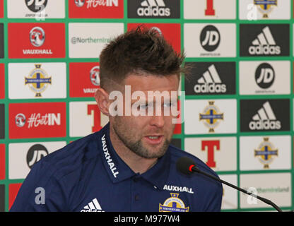 Nationale Fußball-Stadion im Windsor Park, Belfast, Nordirland. 23. März 2018. Nordirlands Oliver Norwood auf der Pressekonferenz im Vorfeld des morgigen Internationalen freundlich gegen die Republik Korea (Südkorea) in Belfast. Quelle: David Hunter/Alamy Leben Nachrichten. Stockfoto