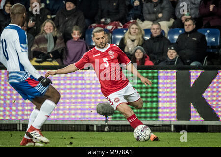 Dänemark, Bröndby - März 22., 2018. Riza Durmisi (5) von Dänemark während der Fußball Freundschaftsspiel zwischen Dänemark und Panama bei Bröndby Stadion gesehen. (Foto: Gonzales Foto - Kim M. Leland). Credit: Gonzales Foto/Alamy leben Nachrichten Stockfoto