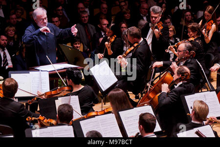 Prag, Tschechische Republik. 23 Mär, 2018. Konzert der Russischen Symphonischen Orchester des Mariinsky Theater in St. Petersburg, die von russischen Dirigenten Valery Gergiev wurde in Prag, Tschechische Republik, am 23. März 2018. Quelle: Vit Simanek/CTK Photo/Alamy leben Nachrichten Stockfoto