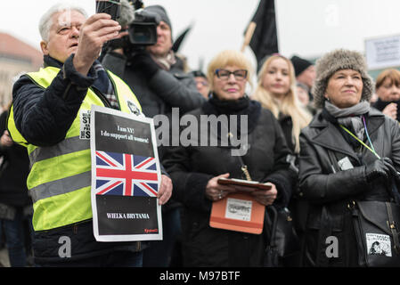 Posen, Großpolen, Polen. 23. März 2018. Schwarzer Freitag - National Women's Strike. Am Montag, den 19. März, eine Gruppe von Abgeordneten aus der Regierungspartei Recht und Gerechtigkeit (PiS) und Kukiz 15, in der Gerechtigkeit und der Menschenrechte Ausschuss gab eine befürwortende Stellungnahme zum Entwurf der Stop Abtreibung handeln. Die Initiative, die führt Kaja Godek zu führen, will ziehen Sie die bereits restriktiveren Abtreibungsgesetz in Polen. Am Mittwoch oder Donnerstag, den parlamentarischen Sozialpolitik und Familie Kommission war. Plenum Abstimmung war auch geplant. Credit: Slawomir Kowalewski/Alamy leben Nachrichten Stockfoto