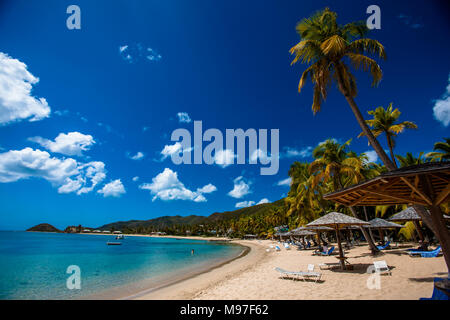 Einen leeren Strand Kurven entfernt auf einer wunderschönen Insel in Nassau Stockfoto