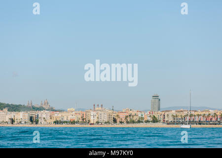 Barceloneta gesehen vom Meer. Barcelona, Katalonien, Spanien Stockfoto