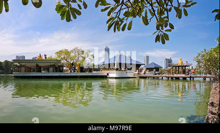 Horizontale Panoramablick auf Seema Malaka Tempel in Colombo, Sri Lanka. Stockfoto