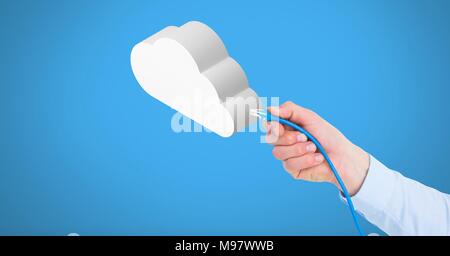 Hand mit Kabel Verbindung mit Cloud Stockfoto
