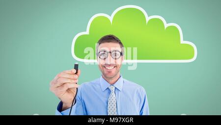 Mann mit Kabel Verbindung mit Cloud Stockfoto