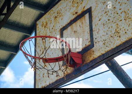 Alte Basketball Hoop closeup - vintage Basketball Ring - Stockfoto