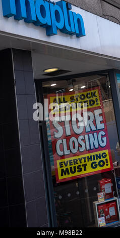 Die maplin Store in Brentwood, Essex ist nach der Firma bei der Verwaltung unterstehenden zu schließen. Es ist eine Schließung Verkauf. Stockfoto