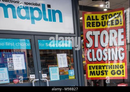 Die maplin Store in Brentwood, Essex ist nach der Firma bei der Verwaltung unterstehenden zu schließen. Es ist eine Schließung Verkauf. Stockfoto