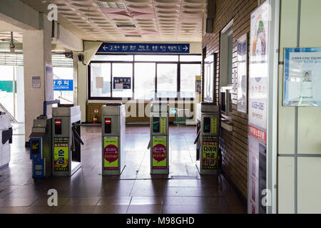 Seoul, Südkorea - 10. April 2017: Eungbong Station u-Gate Stockfoto
