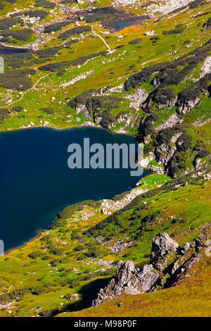 Polen, Tatra, Zakopane - Panoramablick auf die Hohe Tatra - Zielony Staw und Kurtkowiec Teiche in Dolina Gasienicowa Tal Stockfoto