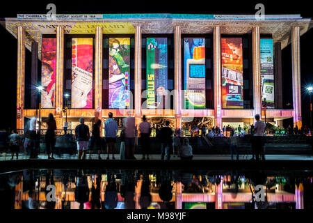 Erleuchten Canberra Gebäude Illumination, Nationalbibliothek von Australien, handeln. Stockfoto