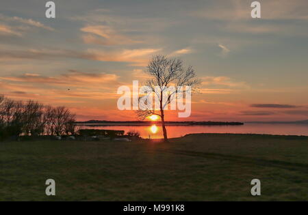 Lough Neagh Sonnenuntergang. Stockfoto