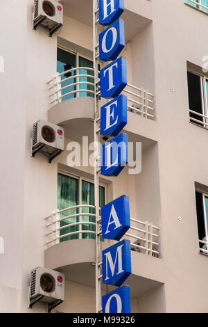 Marokko, Casablanca, Stadtzentrum, Rue Sahar Tabti, 1930er Jahre Hotel Amouday, Art Deco Balkone Stockfoto