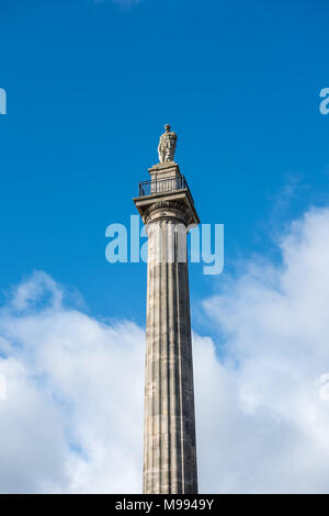 Gray's Monument, das Denkmal für Charles Grey, 2. Earl Grey im Stadtzentrum von Newcastle upon Tyne, England. gegen den blauen Himmel Stockfoto