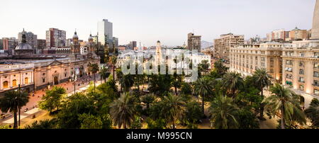 SANTIAGO, CHILE - 17. JANUAR 2018: Panoramablick in Santiago, Chile. Mit mehr als 5,5 Millionen Bürger, Santiago ist 6 bevölkerungsreichsten Latin Americ Stockfoto