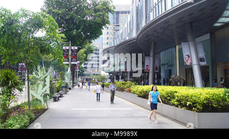 Singapur - APR 3 2015: Luftaufnahme von bürgersteig der Orchard Road in Singapur. Orchard Road ist eines der besten Einkaufsviertel in Singapur Stockfoto