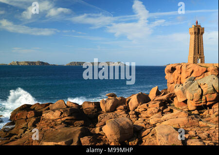 Leuchtturm Ploumanach Cote De Granit Rose Cotes-d'Armor Bretagne Frankreich Stockfoto