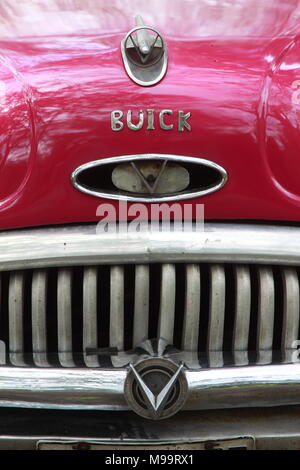 Red Ersatzteile Buick, alt 50's Auto, Havanna, Kuba. Stockfoto