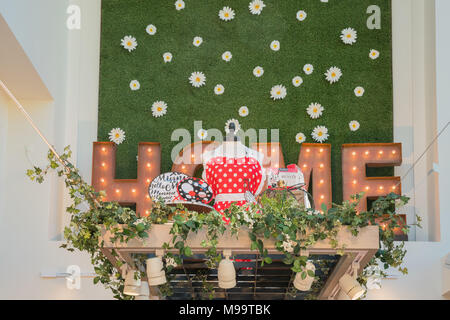 Los Angeles, FEB 18: schöne Läden in Downtown Disney District am 18.Februar, 2018 in Los Angeles Stockfoto