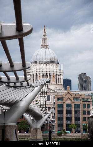 Andere Perspektive der St Paul's Cathedral Andere Perspektive der St Paul's Cathedral