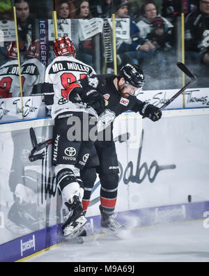 Deutschland, NŸrnberg, Arena NŸrnberger Versicherung, 23.03.2018, Eishockey - DEL Playoffs Viertelfinale, Spiel 5 - Thomas Sabo Ice Tigers vs. Kšlner Haie - Bild: (von L-R) Foto: HMB Medien/Ryan Credit: Ryan Evans/Alamy leben Nachrichten Stockfoto