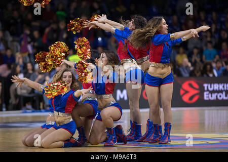 Barcelona, Spanien. 23. März 2018; Cheerleders während des 2017/2018 Turkish Airlines EuroLeague Saison Runde 28 Spiel zwischen dem FC Barcelona Lassa und Baskonia auf Palau Blaugrana am 23. März in Barcelona, Spanien 2018. Credit: UKKO Images/Alamy leben Nachrichten Stockfoto