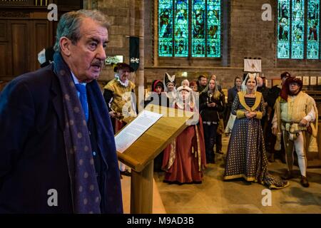 LEOMINSTER, HEREFORDSHIRE, Großbritannien - 24 März: Schauspieler John challis öffnet die jährliche Mittelalter Festival in der Stadt von Leominster am 24. März 2018. Der Schauspieler, der aktuell Sterne in der Comedy Serie Benidorm und wohnt in Herefordshire freuen Massen, die Versammelte die Eröffnung der einen Tag Mittelalter festival Quelle: Jim Holz/Alamy Leben Nachrichten zu sehen Stockfoto