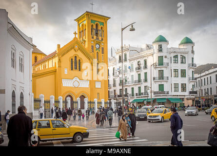 Spanische Kolonialarchitektur (El Ensanche), Moulay El Mehdi Square, Tetouan. Marokko Stockfoto