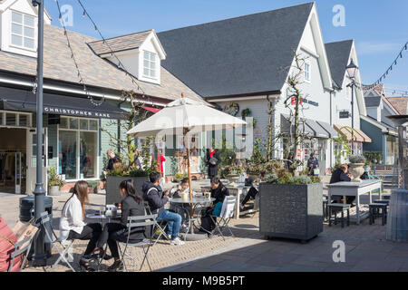 Bicester Village Outlet Shopping Centre, Bicester, Oxfordshire, England, Vereinigtes Königreich Stockfoto