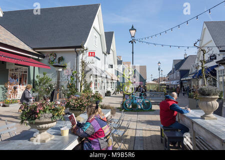 Bicester Village Outlet Shopping Centre, Bicester, Oxfordshire, England, Vereinigtes Königreich Stockfoto