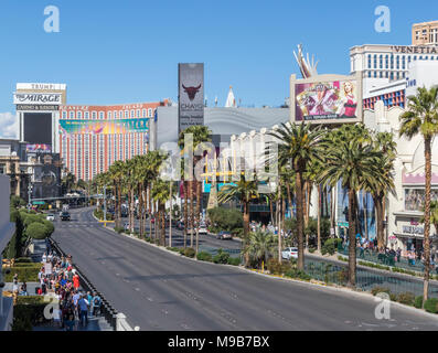 Las Vegas Boulevard Las Vegas, Nevada. Der berühmteste Teil des Las Vegas Boulevard ist "der Strip" - mit eleganten Hotels. Stockfoto