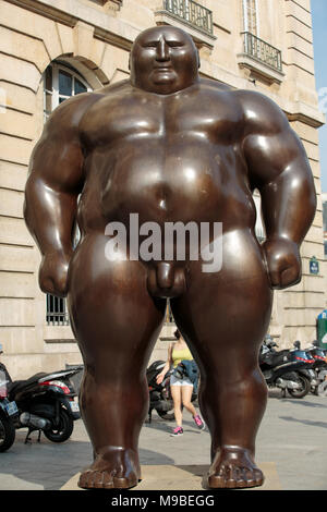 Eine mongolische Statue in stehender Position von Shen Hong Biao, in der Nähe des Pantheon Stockfoto