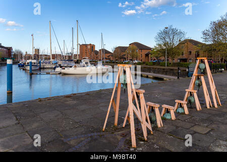 Kingston upon Hull, England, Großbritannien - 02.Mai 2016: Blick auf den Bahnhof Dock Marina Stockfoto