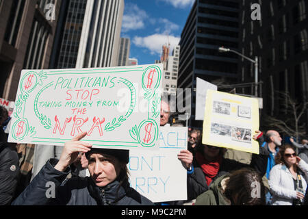 New York City, USA. 24. März, 2018. März für unser Leben in New York City, New York. März 24th, 2018. Credit: Beth Dixson/Alamy leben Nachrichten Stockfoto