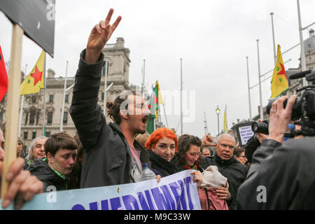 24. März, 2018. Anna Campbells Familie. Demonstration gegen die Türkischen Streitkräfte und Dschihadisten und der Invasion der überwiegend kurdischen Afrin Region in Syrien und den Körper von Anna Campbell zu bringen. Der Protest trifft bei Marble Arch vor marschieren Parliament Square. Penelope Barritt/Alamy leben Nachrichten Stockfoto