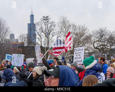 Chicago, Illinois, USA. 24. März 2018. Tausende von Gun reform Unterstützer konvergieren auf Union Park in diesem mittleren Westen der Stadt heute. Stockfoto