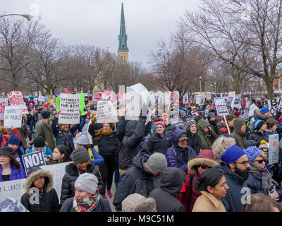 Chicago, Illinois, USA. 24. März 2018. Tausende von Gun reform Unterstützer konvergieren auf Union Park in diesem mittleren Westen der Stadt heute. Stockfoto