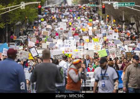 Atlanta, GA, USA. März 24, 2018 - 30.000 Menschen in Atlanta für ''March für unser Leben'' auf Waffengewalt Protest versammelt. Quelle: Steve Eberhardt/ZUMA Draht/Alamy leben Nachrichten Stockfoto