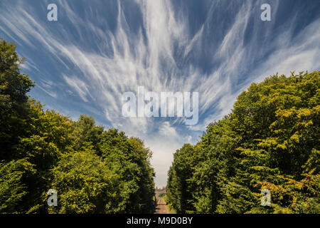 Blick auf die Landschaft an Latimer Münster, eine Kirche in der Nähe von Gerrards Cross und Chalfont St Peter, Buckinghamshire, Großbritannien Stockfoto