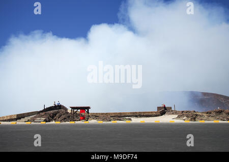 Rauch aus dem Krater des Vulkan Masaya in Nicaragua Stockfoto