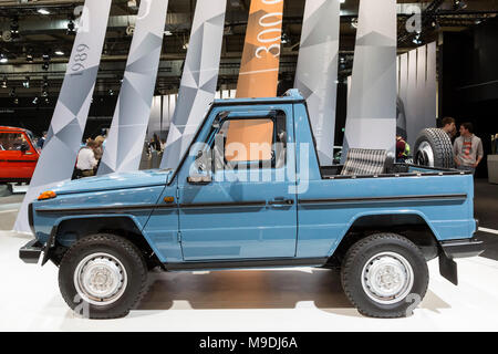 Mercedes-Benz 300 GD, BR 460. Die Techno Classica in Essen ist die weltweit führende Messe für klassische Automobile und Oldtimer und Collectible Automobile. Im Jahr 2018, die Messe lockte über 185.000 Besucher. Mehr als 1.250 Aussteller aus über 30 Ländern nehmen teil. Stockfoto