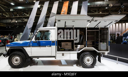 Mercedes-Benz 290 GD, BR 461. Die Techno Classica in Essen ist die weltweit führende Messe für klassische Automobile und Oldtimer und Collectible Automobile. Im Jahr 2018, die Messe lockte über 185.000 Besucher. Mehr als 1.250 Aussteller aus über 30 Ländern nehmen teil. Stockfoto