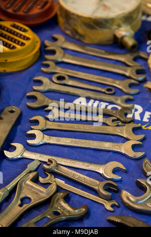 Schraubenschlüssel. Die Techno Classica in Essen ist die weltweit führende Messe für klassische Automobile und Oldtimer und Collectible Automobile. Im Jahr 2018, die Messe lockte über 185.000 Besucher. Mehr als 1.250 Aussteller aus über 30 Ländern nehmen teil. Stockfoto