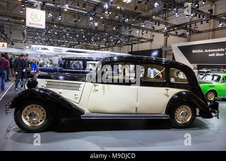 Skoda Superb 640. Die Techno Classica in Essen ist die weltweit führende Messe für klassische Automobile und Oldtimer und Collectible Automobile. Im Jahr 2018, die Messe lockte über 185.000 Besucher. Mehr als 1.250 Aussteller aus über 30 Ländern nehmen teil. Stockfoto