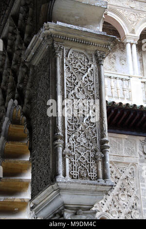 Architektonische Details der Real Alcazar in Sevilla Stockfoto