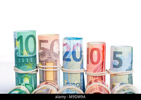 Die Euro-scheine am meisten durch Europäer sind gewohnt, die von 5 10 20 50 und 100. Auf weissem Hintergrund. Stockfoto