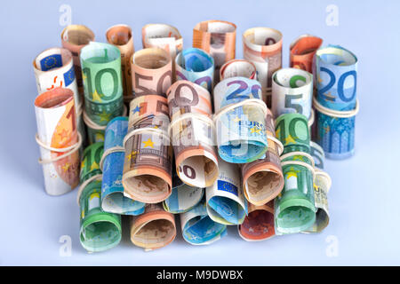 Die Euro-scheine am meisten durch Europäer sind gewohnt, die von 5 10 20 50 und 100. Auf weissem Hintergrund. Stockfoto