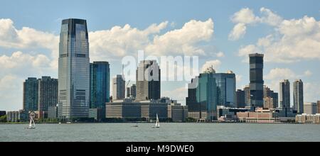 Die Goldman Sachs Tower und die Skyline von Jersey City. Stockfoto