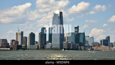 Die Goldman Sachs Tower und die Skyline von Jersey City. Stockfoto
