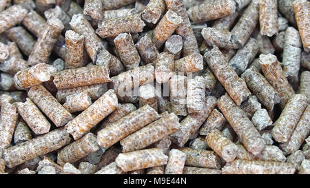 Große Haufen von recycelten Pellet für Heizung Stockfoto